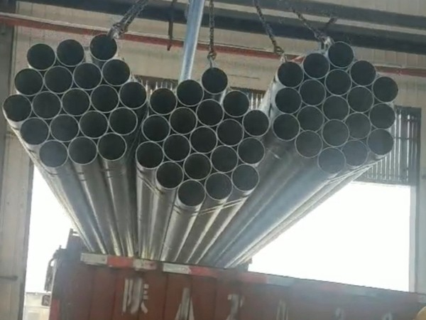 今日鍍鋅管、焊管猛漲，整個(gè)市場(chǎng)都瘋狂了，萬(wàn)源都是急速配貨